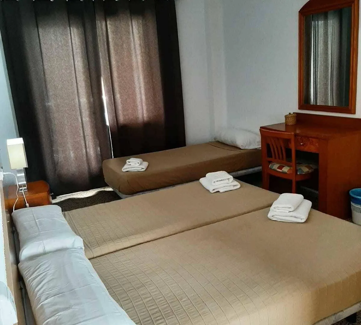 Hostal Tierramar El Arenal  Hostel